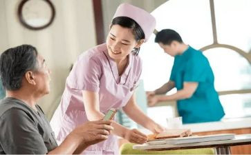 家庭护工雇佣合同5篇