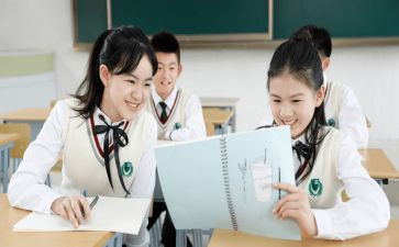 写老师作文100字模板8篇
