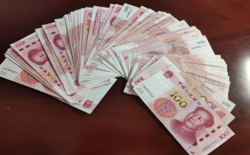 金钱话题作文7篇