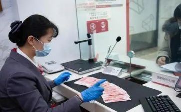 银行柜员先进事迹5篇