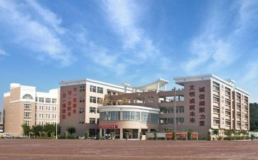 毕业生职校自我鉴定推荐6篇